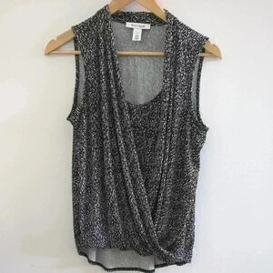 🌴2/$25🌴WHITE HOUSE BLACK MARKET | Women's  Black/White Patterned Blouse